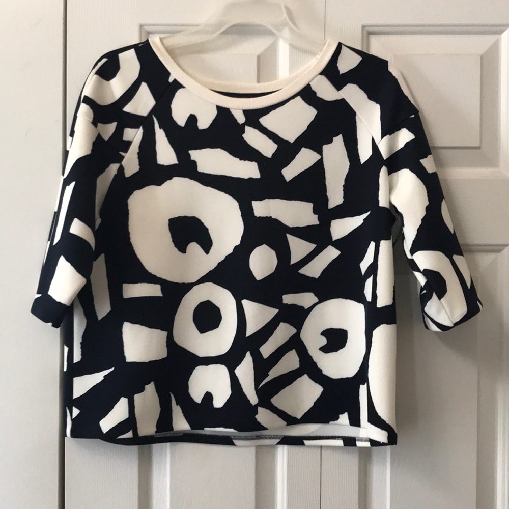 Ann Taylor 3/4 length sleeve navy and cream